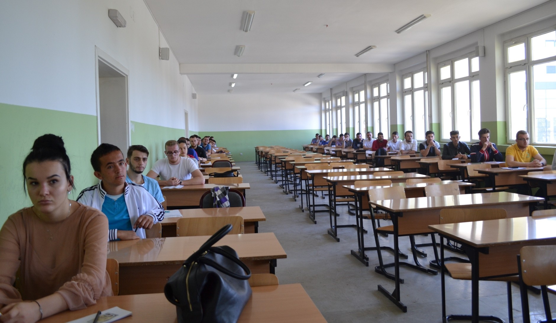 Fillojnë provimet pranuese në Universitetin  “Kadri Zeka”