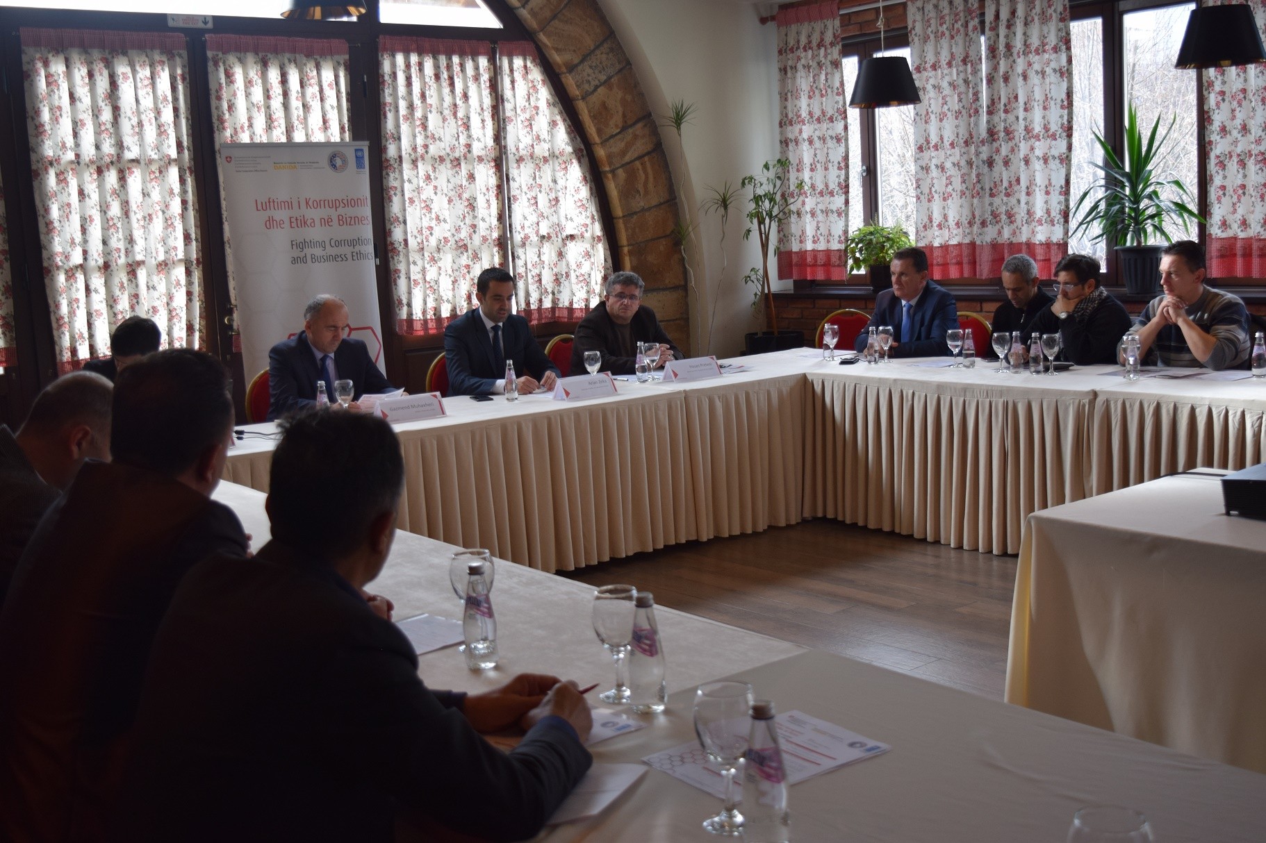 OEAK kërkon nga bizneset e Pejës të ndihmojnë në luftimin e korrupsionit
