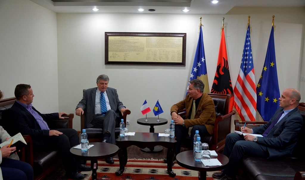 Franca e gatshme të ofrojë ndihmë për Kosovën në sektorin hekurudhave 