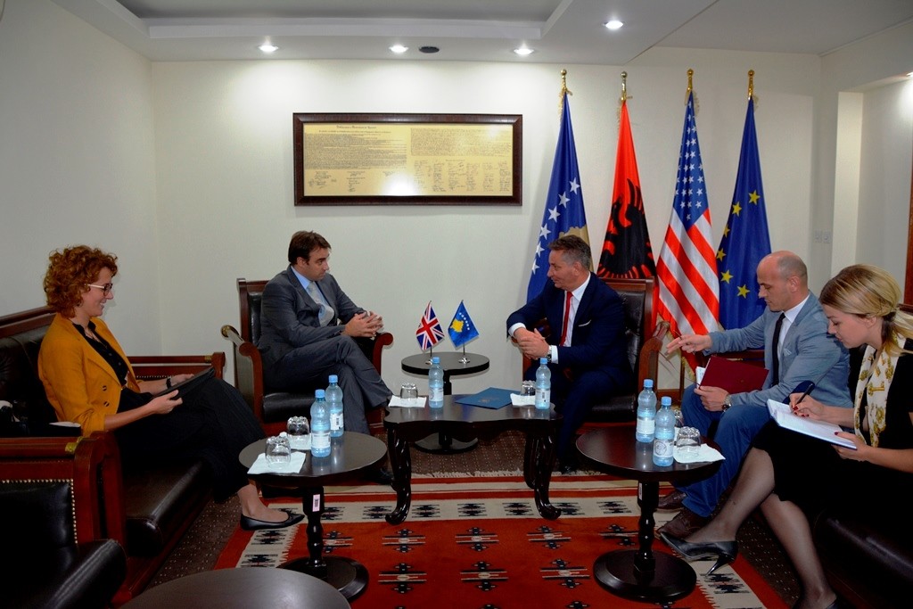 Ministri Lekaj takoi ambasadorin Ruairi O’ Connel