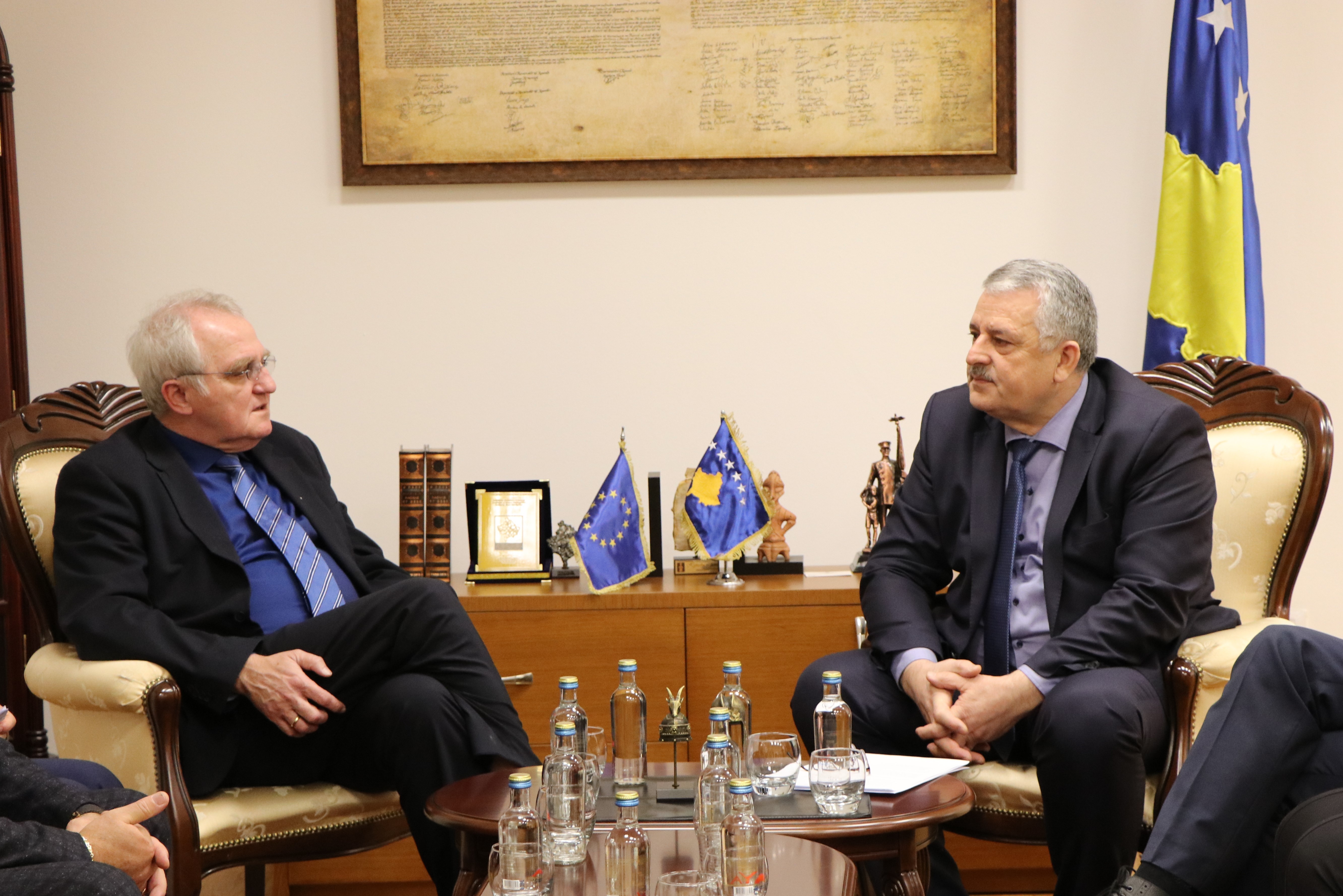 Ministri Agim Veliu priti në takim nënkryetarin e Parlamentit Evropian