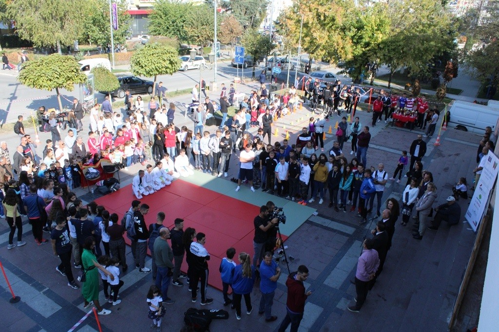 Edhe në Gjilan hapet Panairi i Sportit 