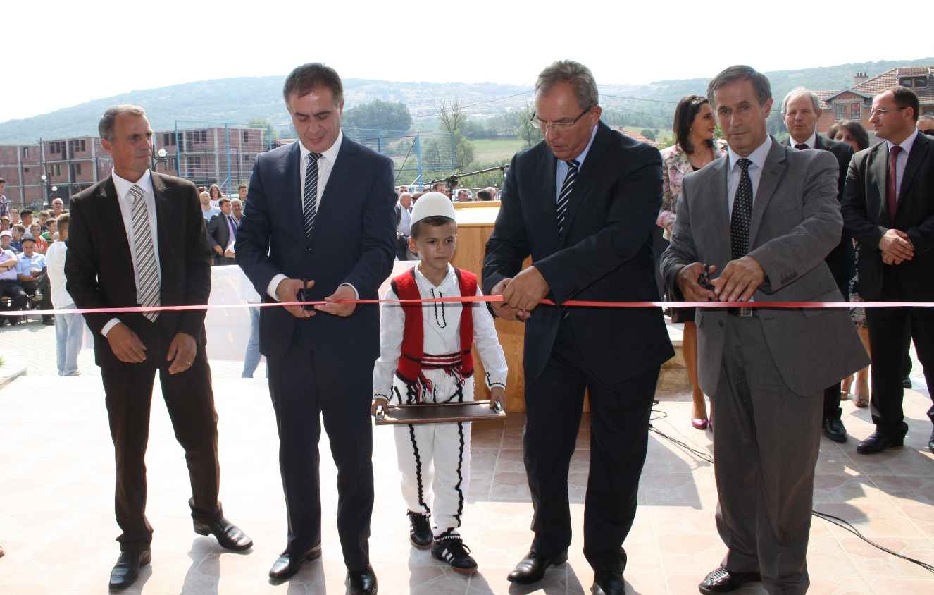 Përurohet shkolla në Banjë dhe objekti i rinovuar në Bellanicë 