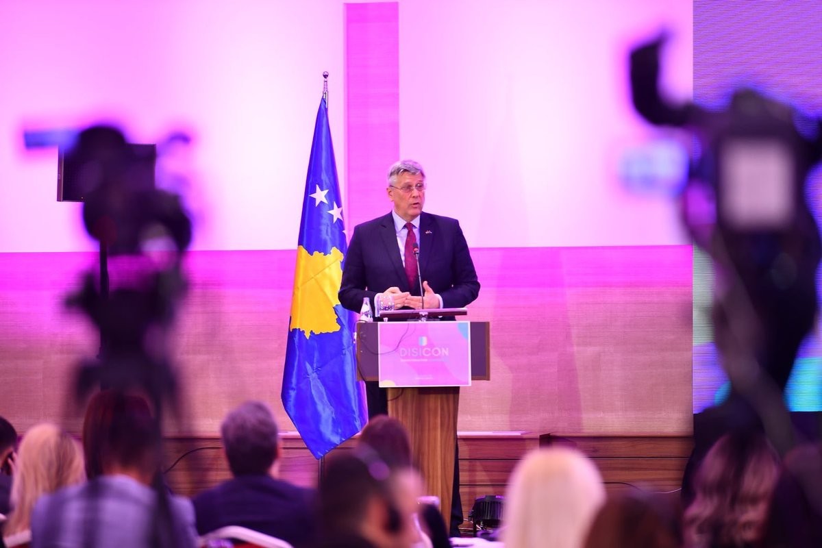 NDI adreson praktikat më të mira në luftimin informacioneve të pavërteta