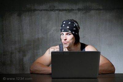 Thirrje për luftimin e piraterisë në internet