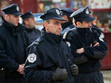 Policia apelon te qytetarët t`i raportojnë rastet e dhunës në familje