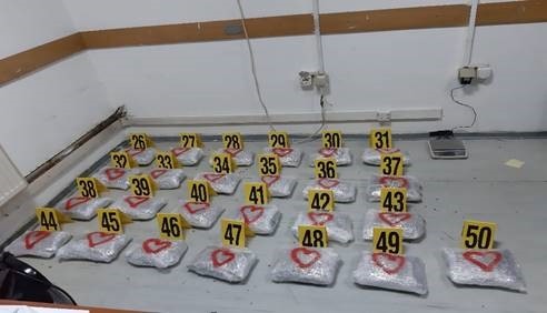 Policia kufitare në Vërmicë konfiskon rreth 30 kg drogë