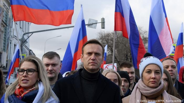Kremlini përpiqet ta frikësojë Navalnin që të mos rikthehet në Rusi