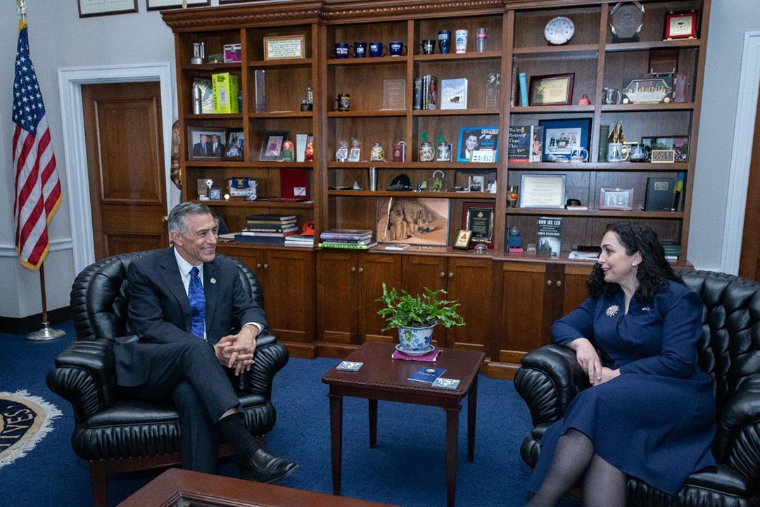 Presidentja Osmani vazhdon takimet me kongresistë amerikan  