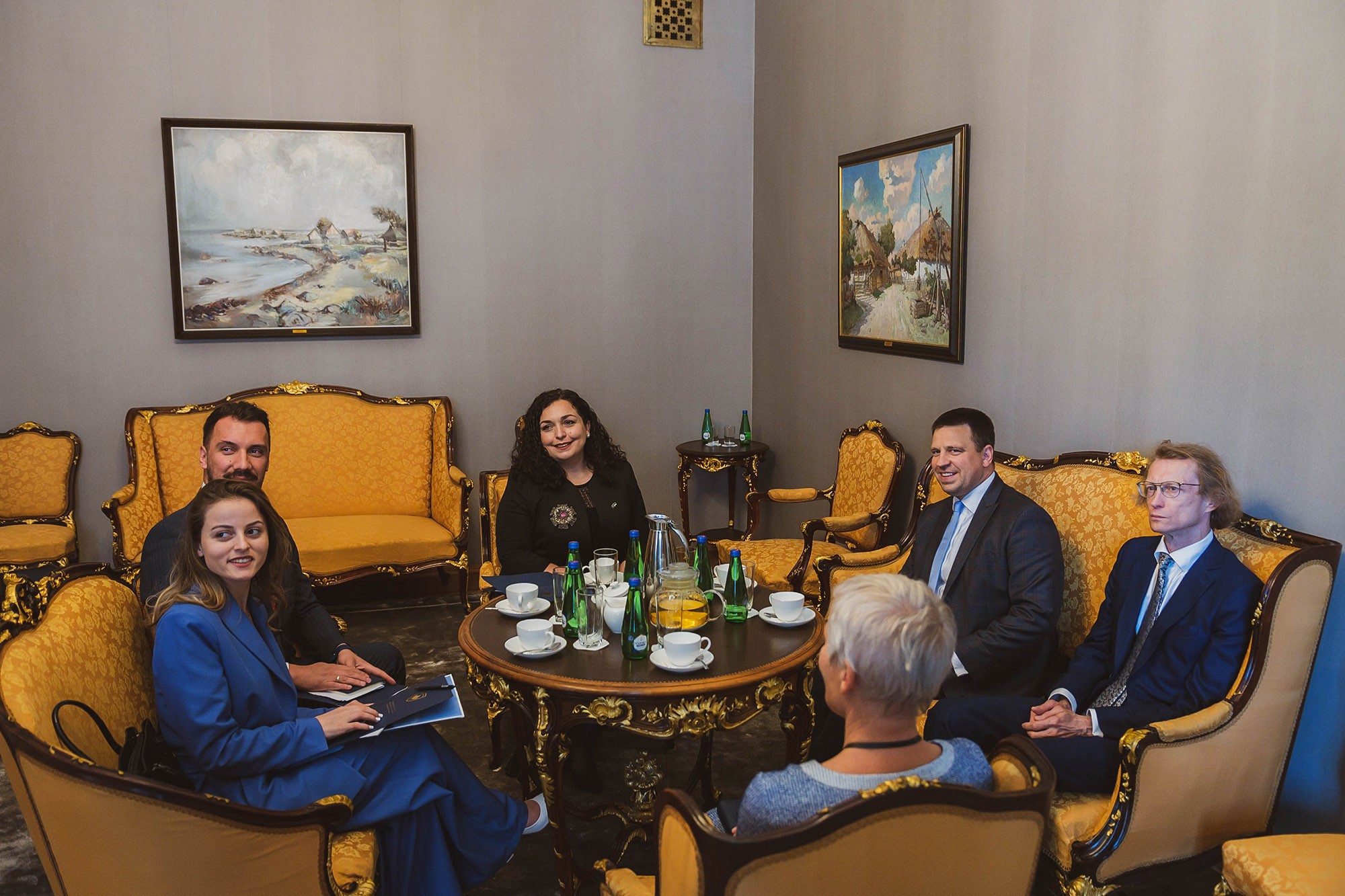 Presidentja Osmani pritet në takim nga Presidenti i Parlamentit të Estonisë