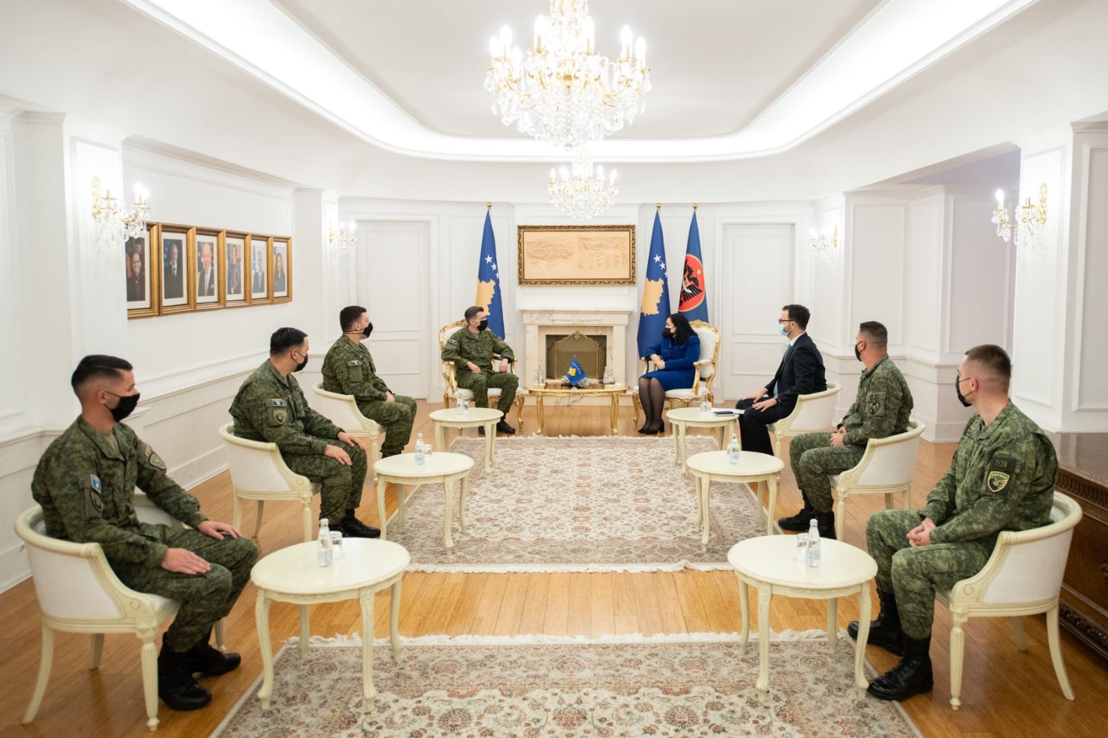 Presidentja Osmani priti pjesëtarët e FSK-së që shërbyen në Kuvajt