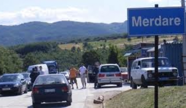 Kolona dhe pritje të gjata në dalje nga Kosova për në Serbi  