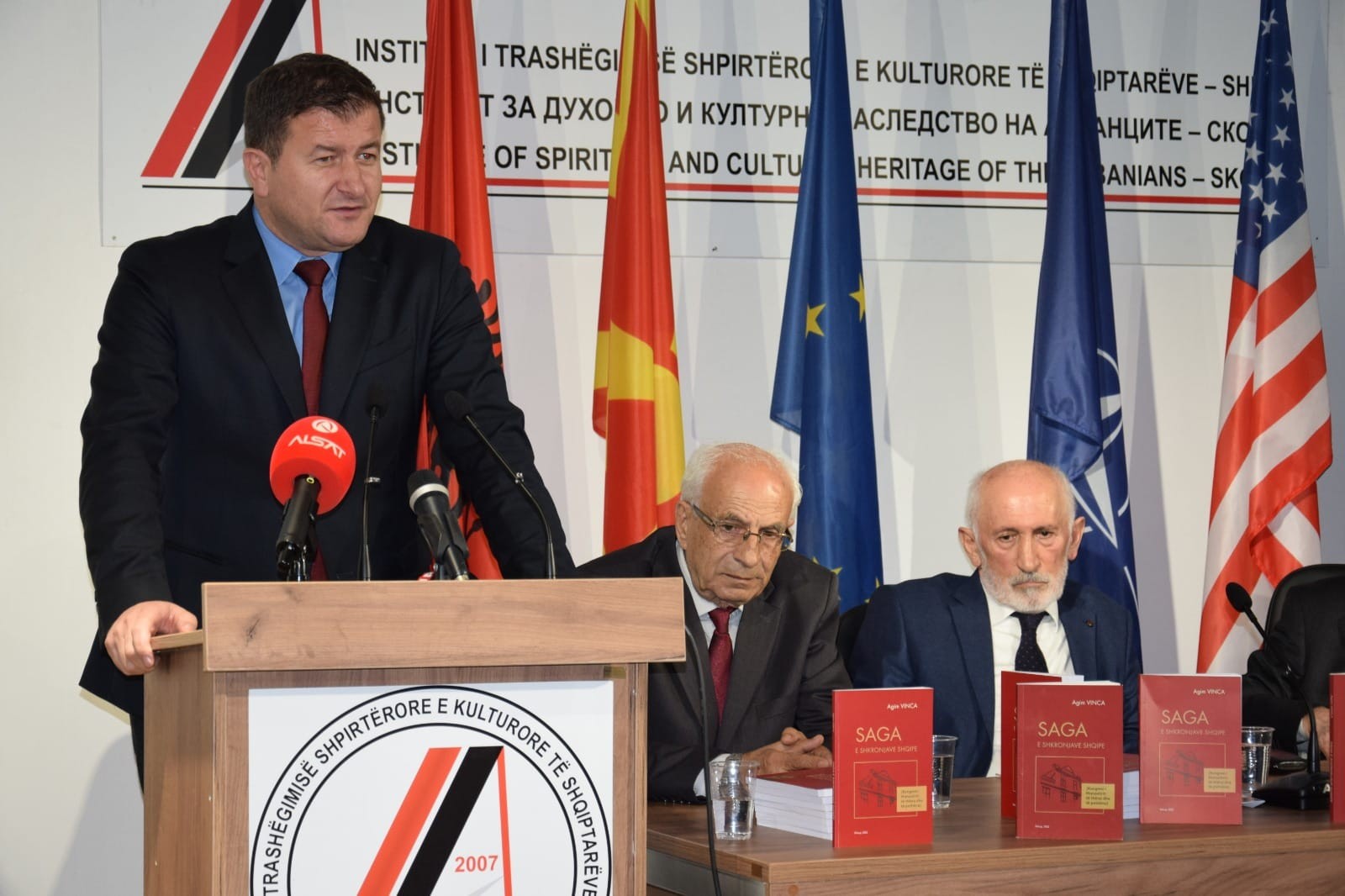 Promovohet libri i profesor Vincës për sagën e shkronjave shqipe