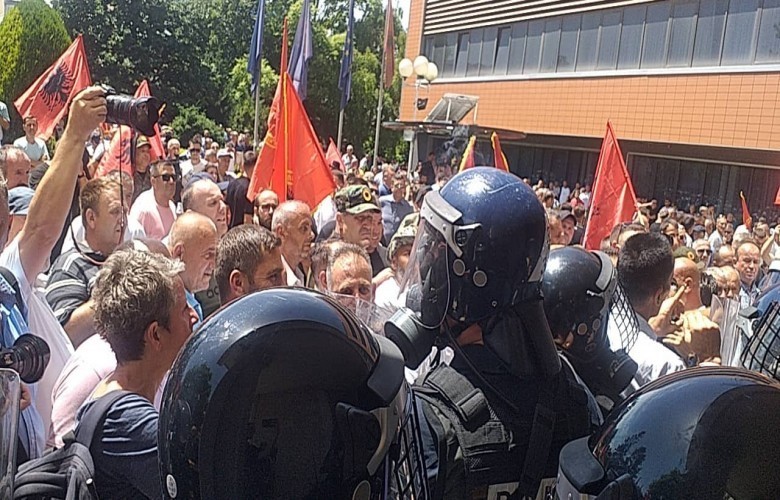 Policia nuk ka përdorur gaz lotsjellës ndaj protestuesve