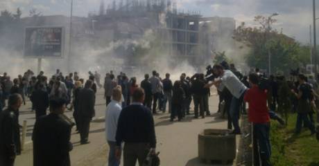 Protesta e Vetëvendosjes!, 16 të lënduar  