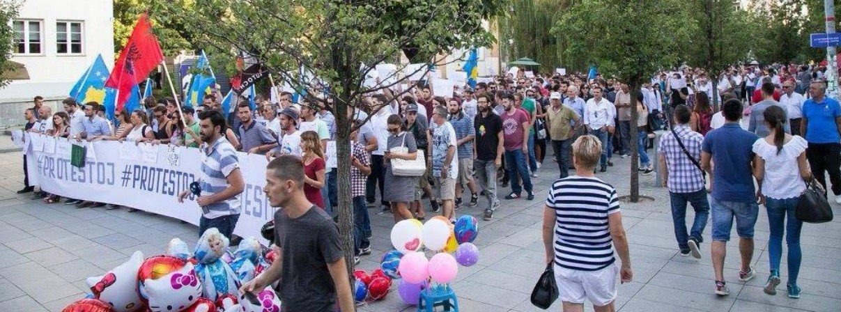 Qytetarët serish protestojnë sot për shkarkimin e kryeprokurorit
