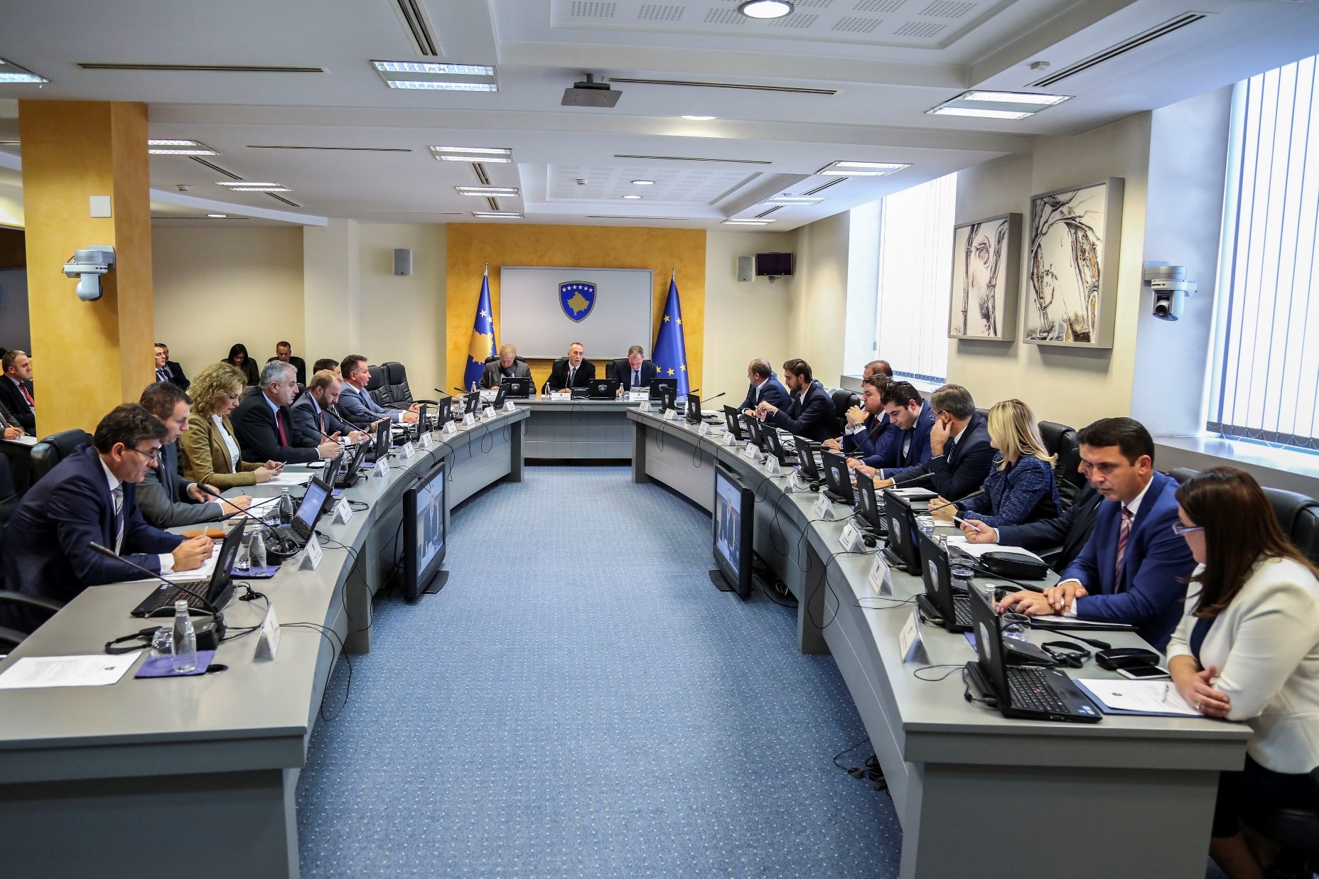 Haradinaj: Te lehtësohet procedura për dhënien e lejeve për qytetarët e Luginës
