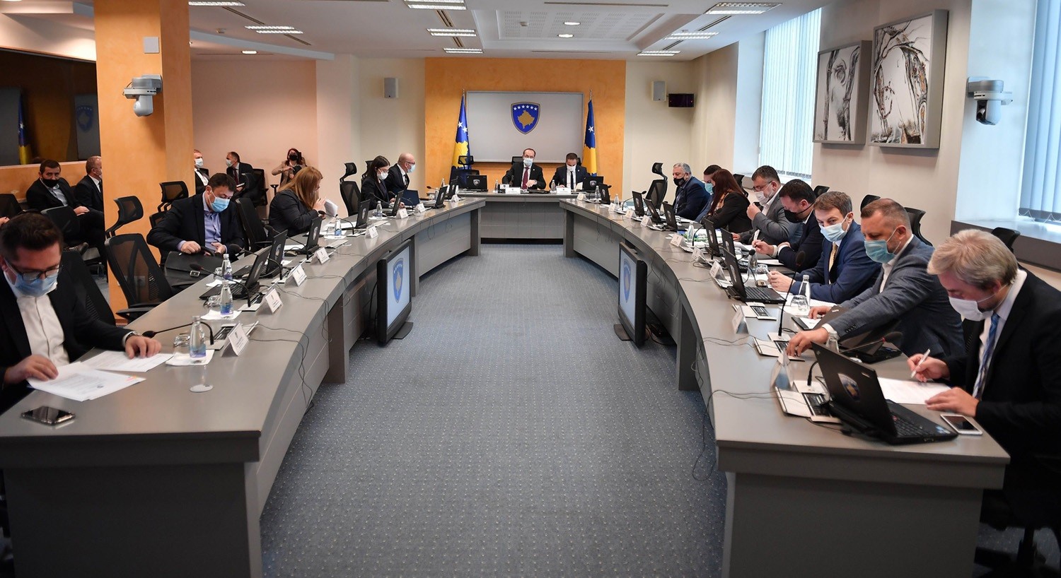 Qeveria miraton 4 propozime të ministres Dumoshi për bashkëpunim me Shqipërinë