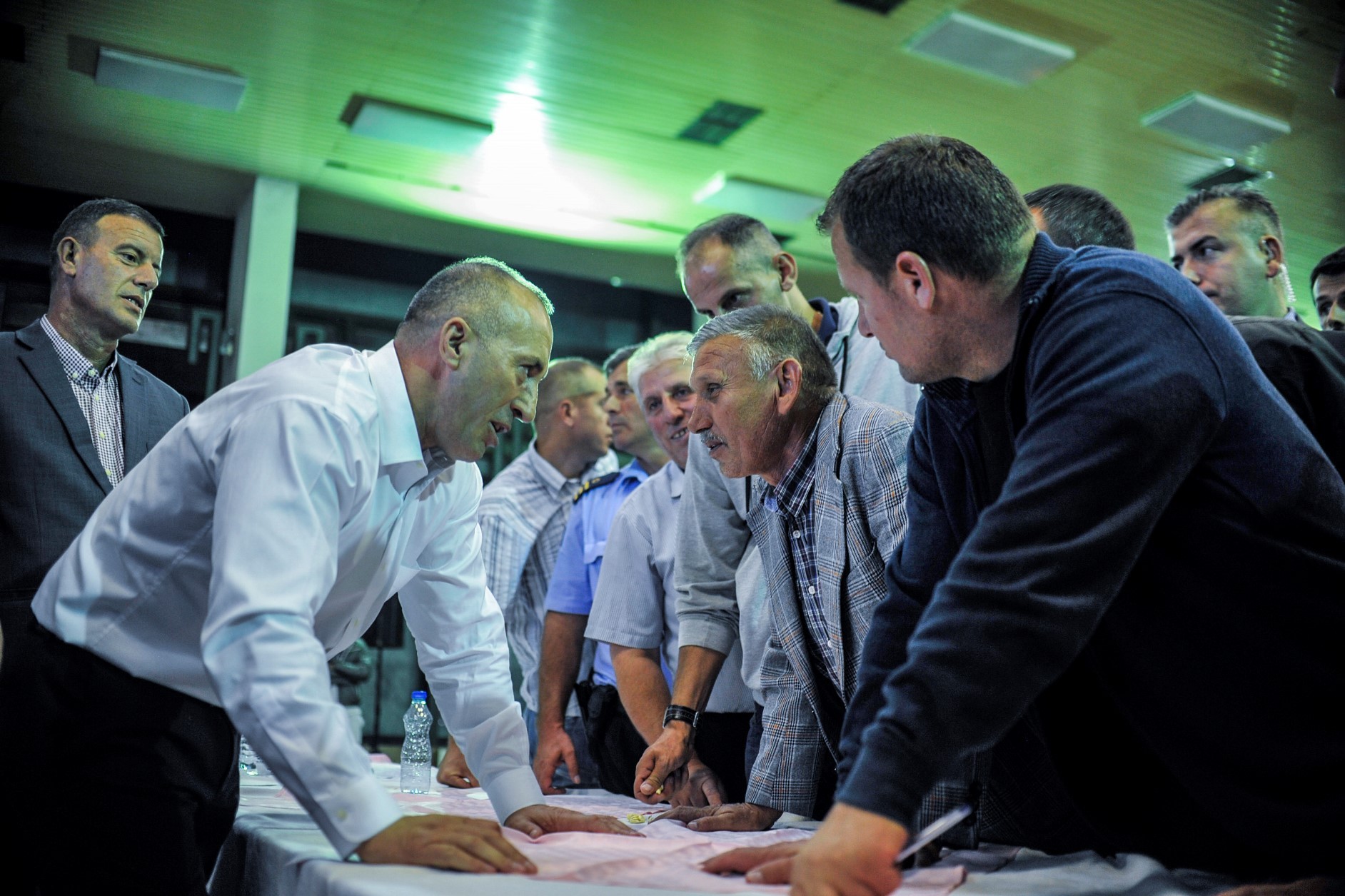 Haradinaj premton punësimin e nga një anëtari të familjeve të Shipitullës dhe Hades