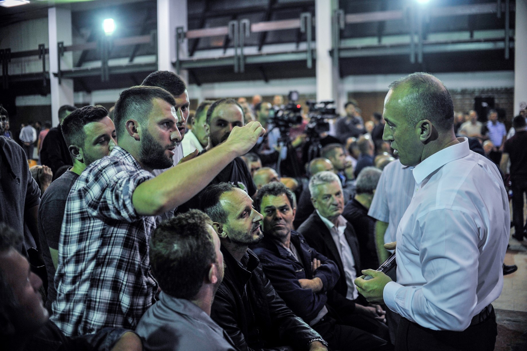 Haradinaj premton punësimin e nga një anëtari të familjeve të Shipitullës dhe Hades