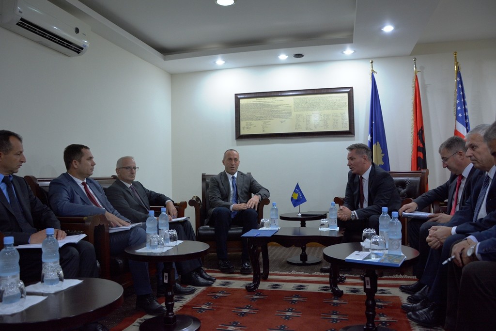 Haradinaj: Projektet infrastrukturore do të përfundohen me kohë