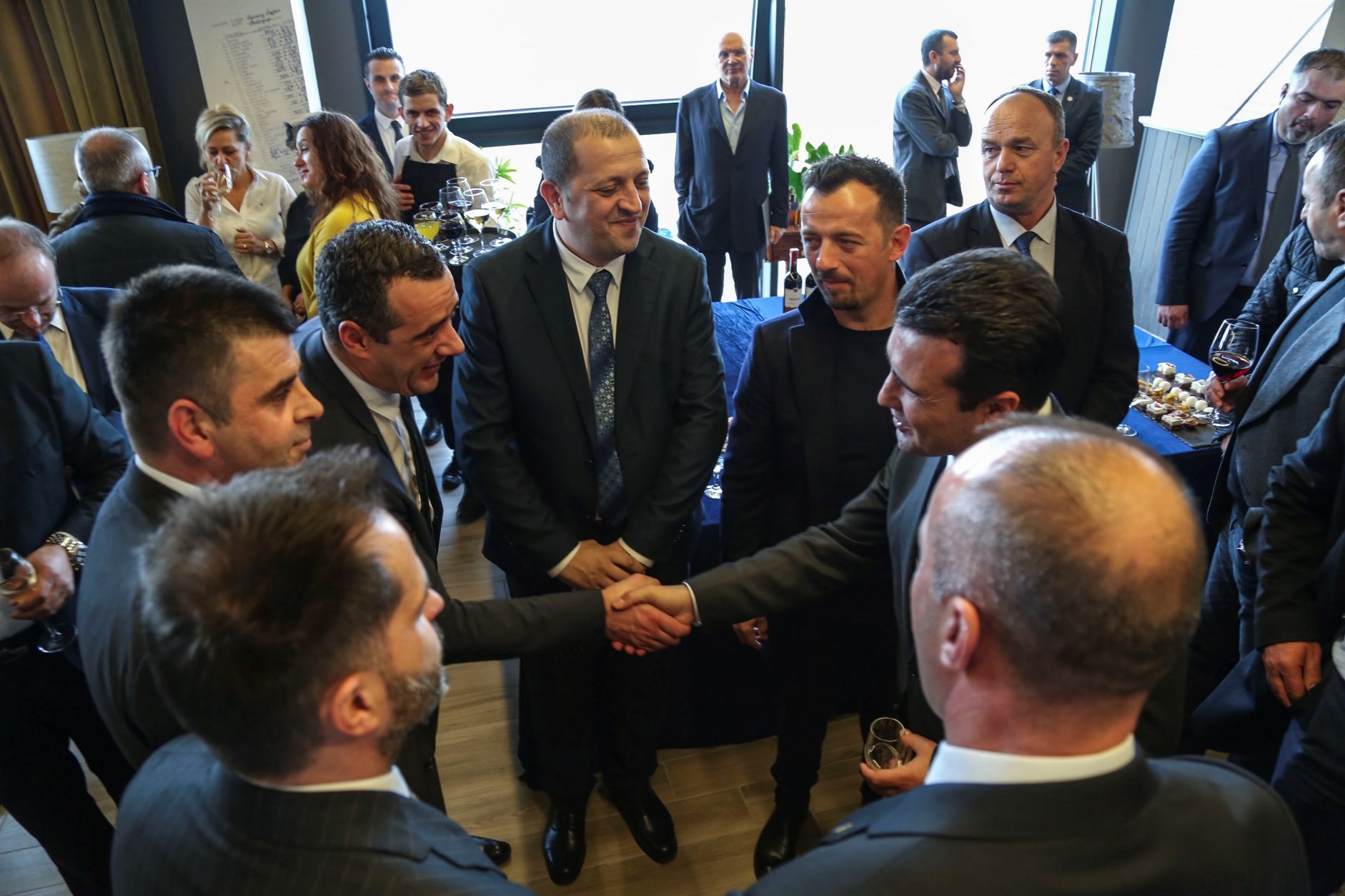 Haradinaj dhe Zaev vizituan Kompaninë “Vitaminka Trade”