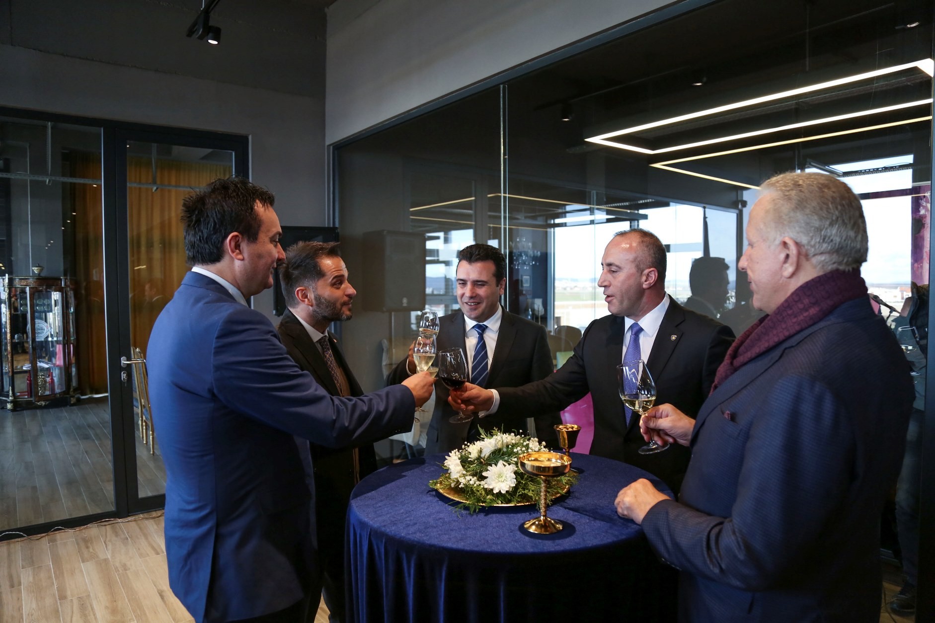 Haradinaj dhe Zaev vizituan Kompaninë “Vitaminka Trade”