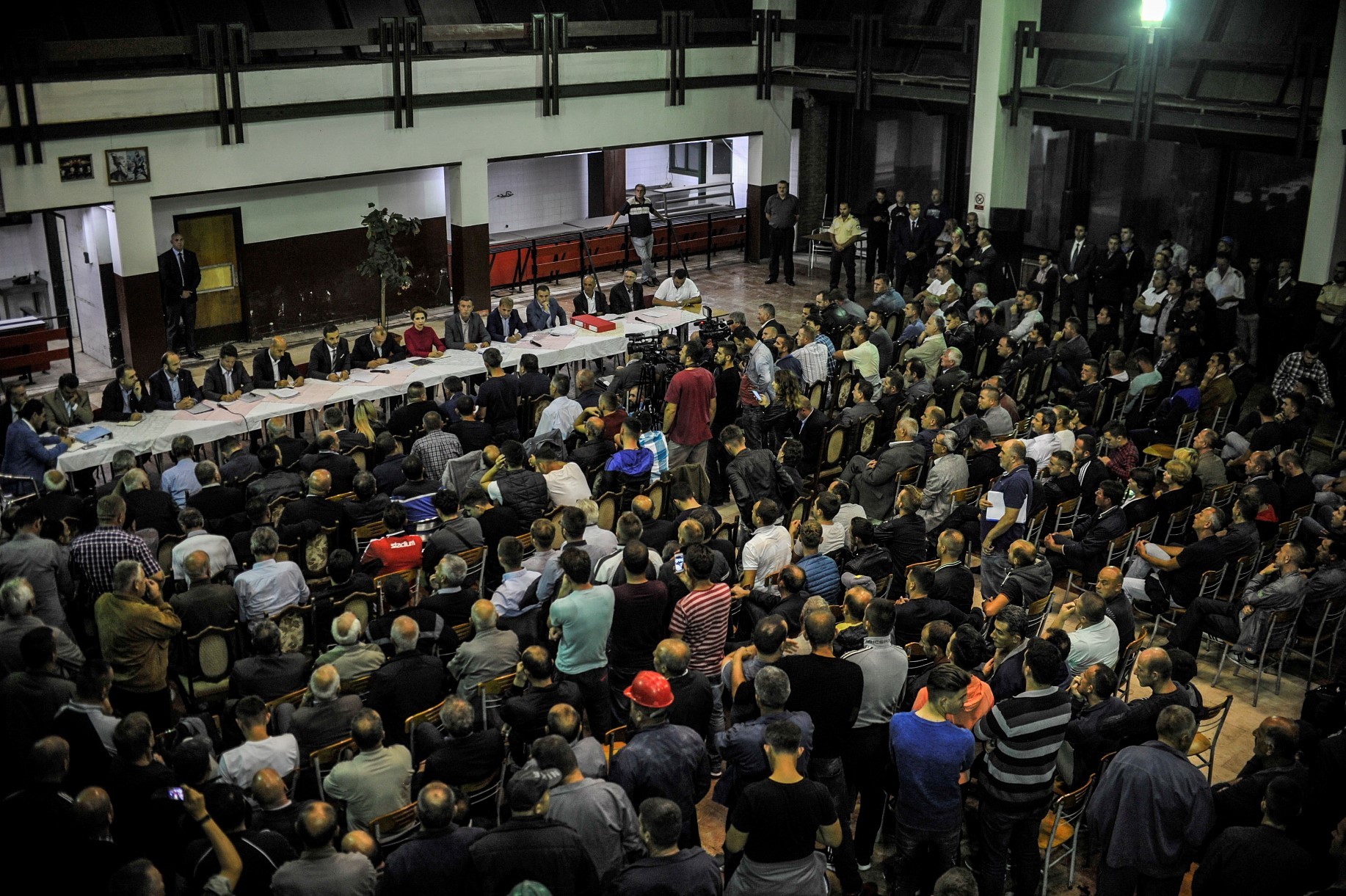 Haradinaj premton punësimin e nga një anëtari të familjeve të Shipitullës dhe Hades