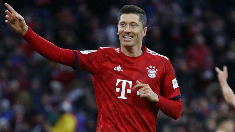 Chelsea kërkon t’i marrë Lewandoskin