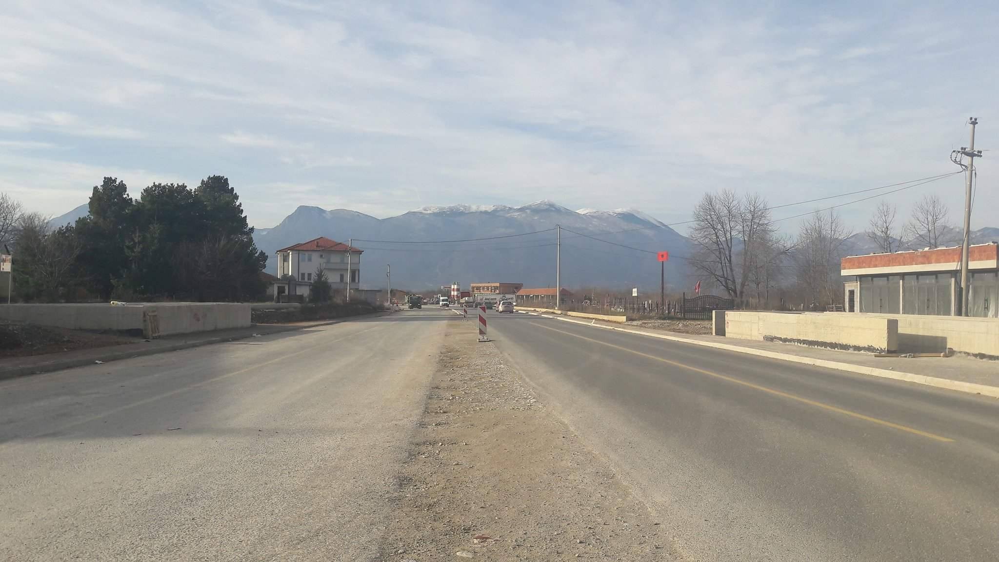 Rrjet i ri elektrik në rrugën Pejë-Prishtinë