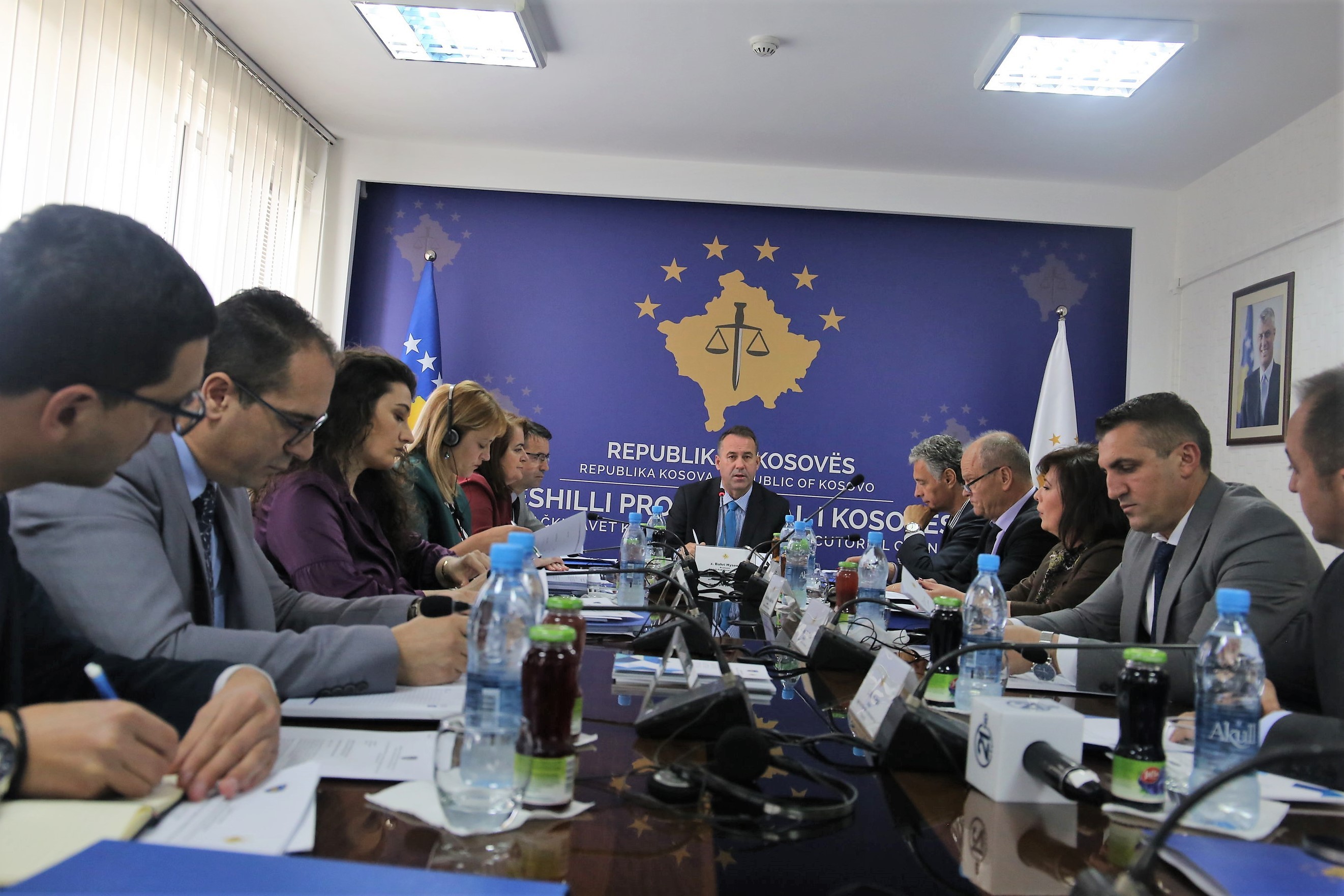 Shkarkohet një prokuror dhe suspendohet një prokurore