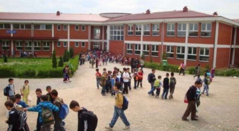Komuna do të merr masa ndaj mësuesit që abuzoj me nxënës