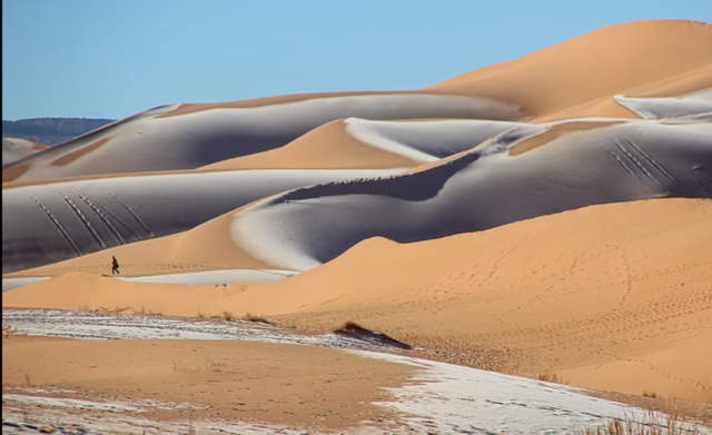 Shkretëtira e Saharasë mbulohet nga dëbora 