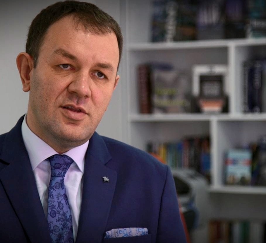 A do të shfaqim emancipim për realizimin e Kompleksit shtetëror, Muzeut dhe Obeliskut
