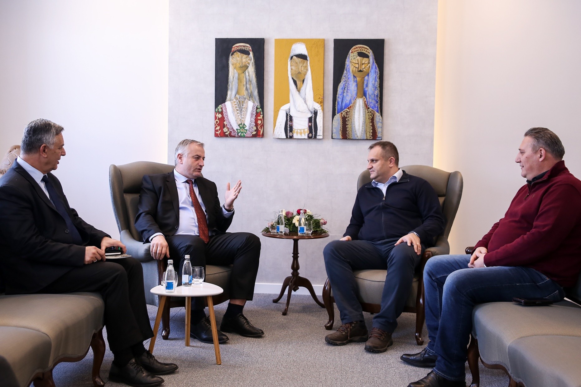 Koordinohen për ndërtimin e obeliskut për ushtarët e rënë të NATO-s