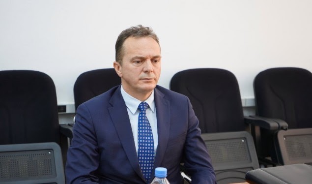 Shpend Maxhuni jep dorëheqje nga pozita e shefit të AKI-së