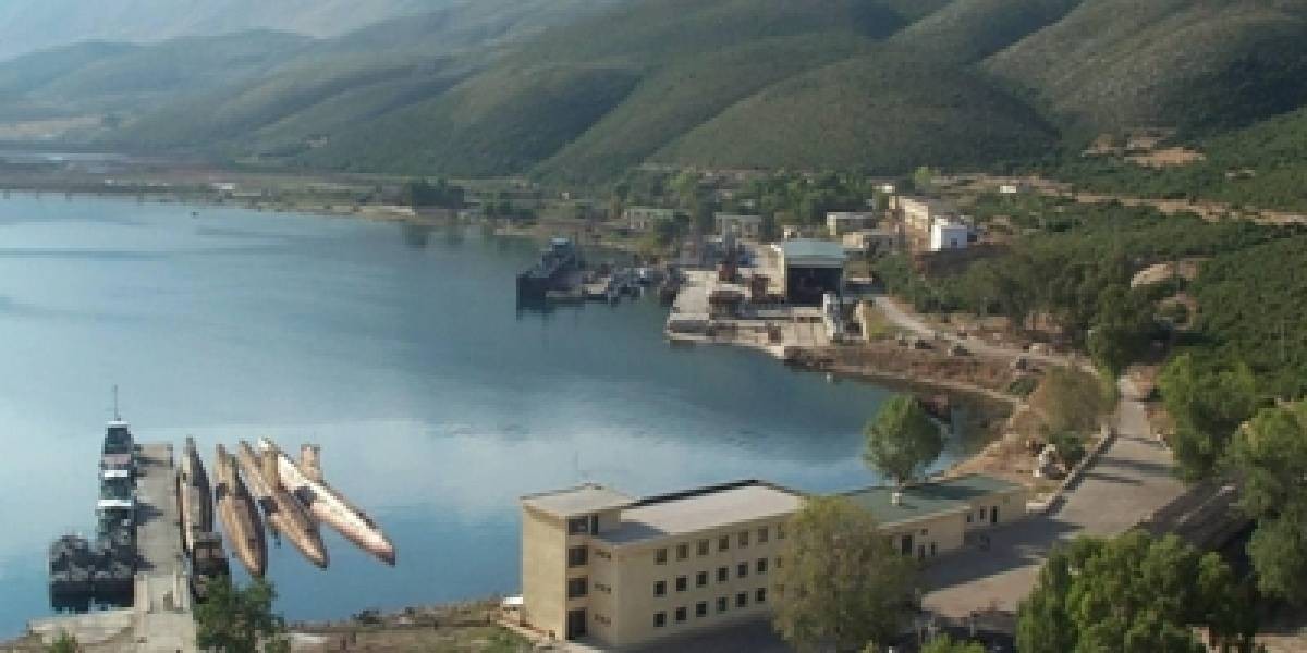 Shqipëria po planifikon të rijetësojë vendbazimet ushtarake për turistët