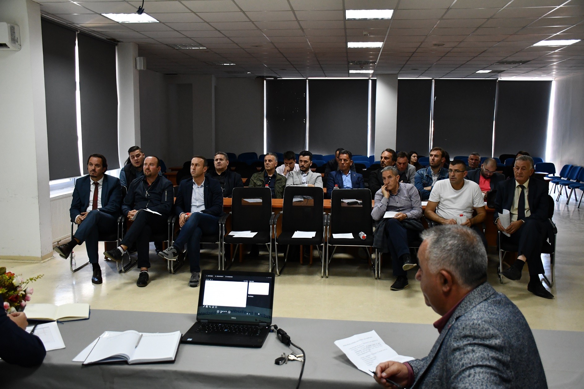 Studentët kanë nevojë për punë praktike në bizneset e anamoravës