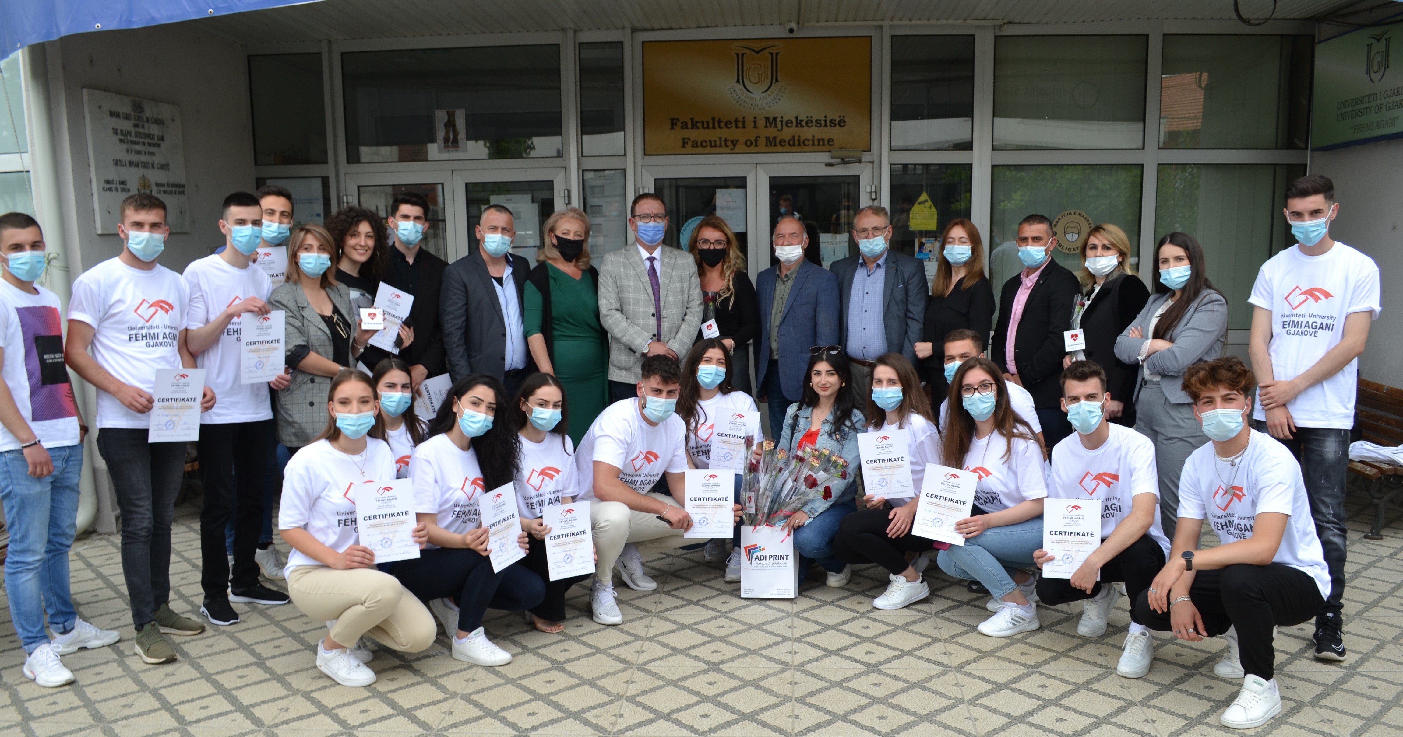 Studentët e infermierisë shënuan Ditën Ndërkombëtare të Infermierisë