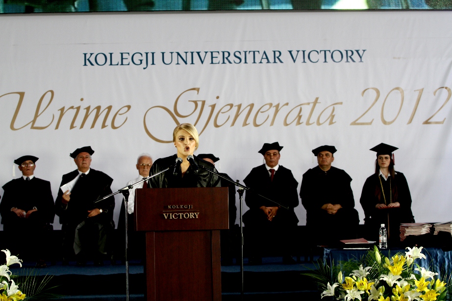 Diplomojn 230 studentë të Kolegjit “Victory”