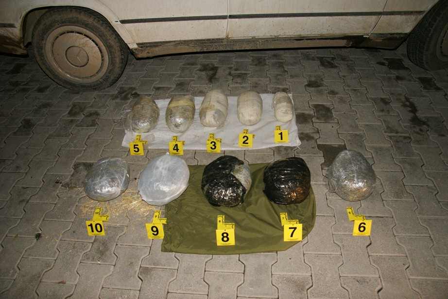 EULEX-i zbulon një ngarkesë droge në kufi