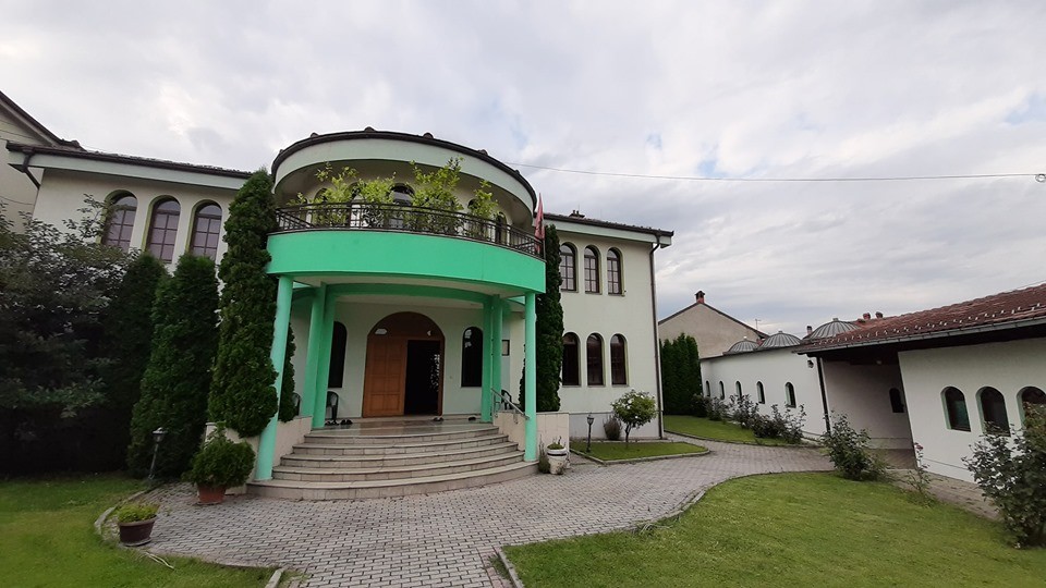 Shënohet përvjetori i 12-të të rindërtimit të Teqesë Bektashiane të Gjakovës