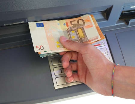 Tërheqja e kursimeve pensionale precedent edhe për kriza të ardhshme