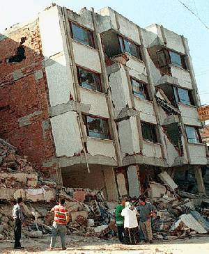 Turqi, mbi 57 të vdekur pas tërmetit