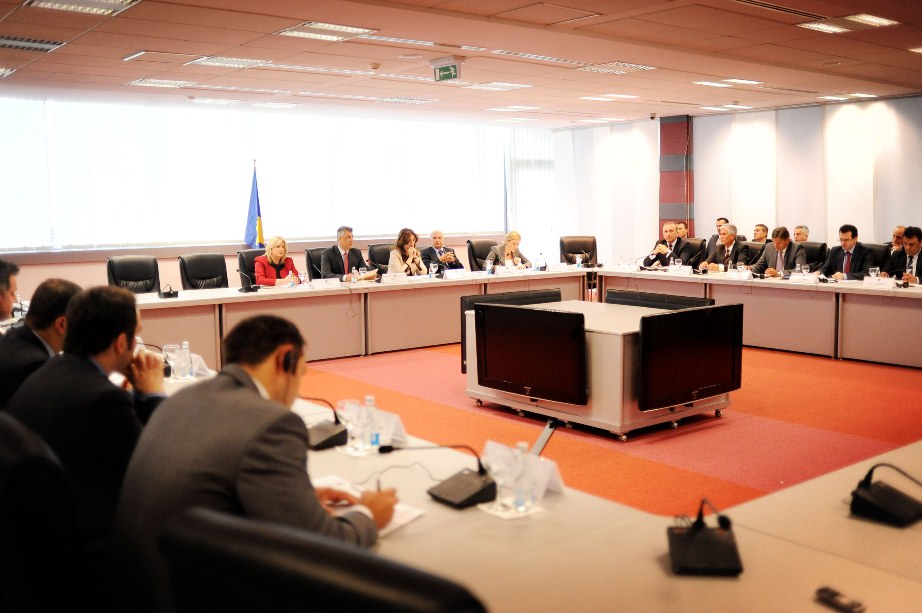 Entuziazmit të Kosovës për integrim Brukseli po i përgjigjet ftohtë  