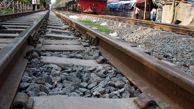 Treni godet për vdekje një këmbësor