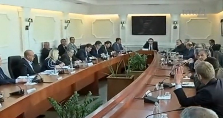 Subjektet politike kërkojnë që Kryeministri dhe Qeveria të votëbesohet