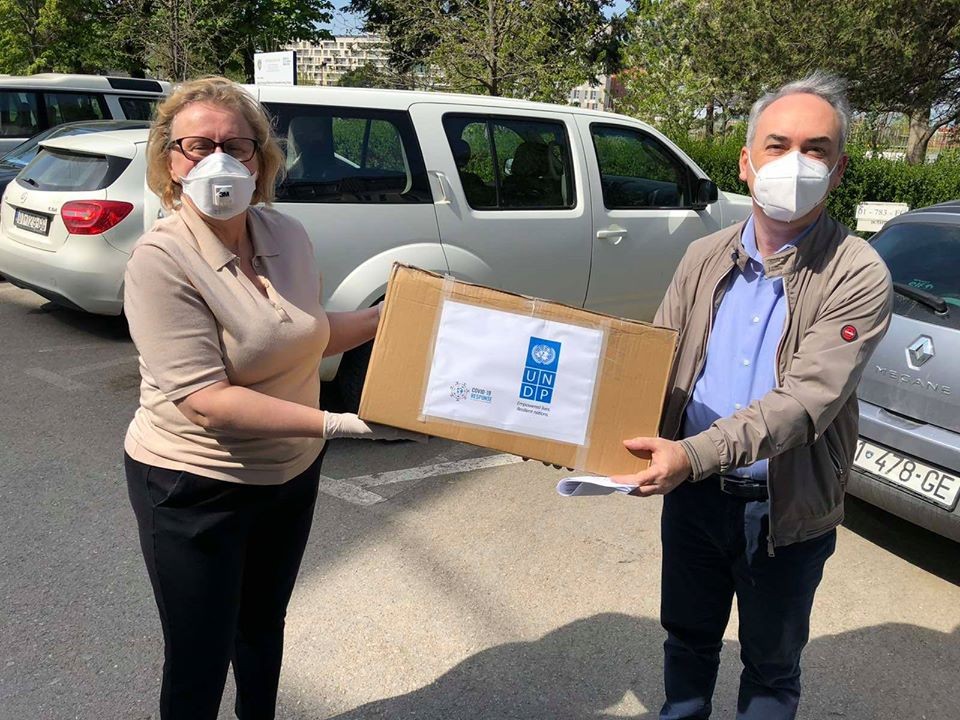 UNDP i dhuron Kosovës 3,000 teste për koronavirus