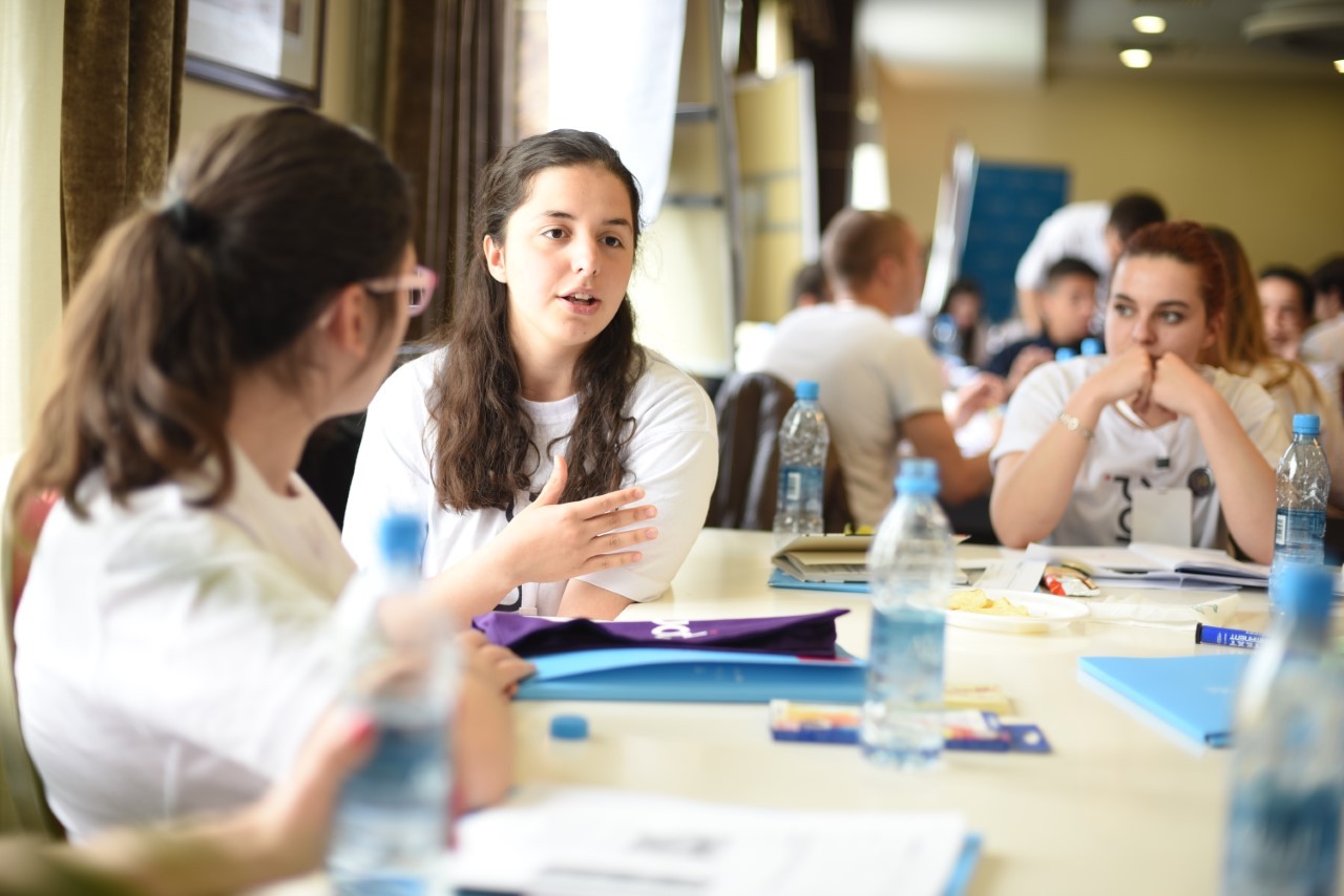 UNICEF mbledh të rinj për të treguar përvojat në ndryshimin e shoqërisë