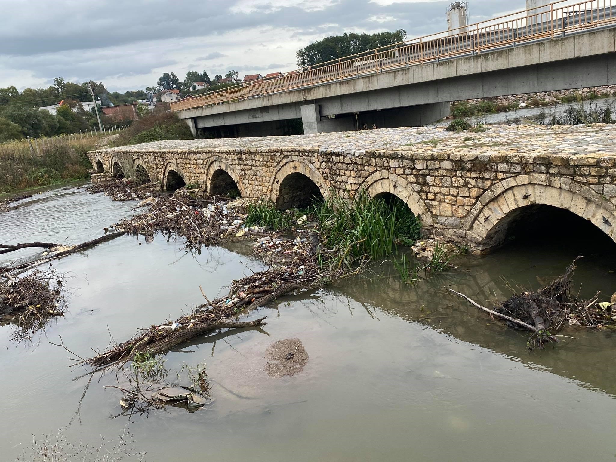 Let’s Do It dhe lëvizja globale River Cleanup pastrojnë lumin Drin  